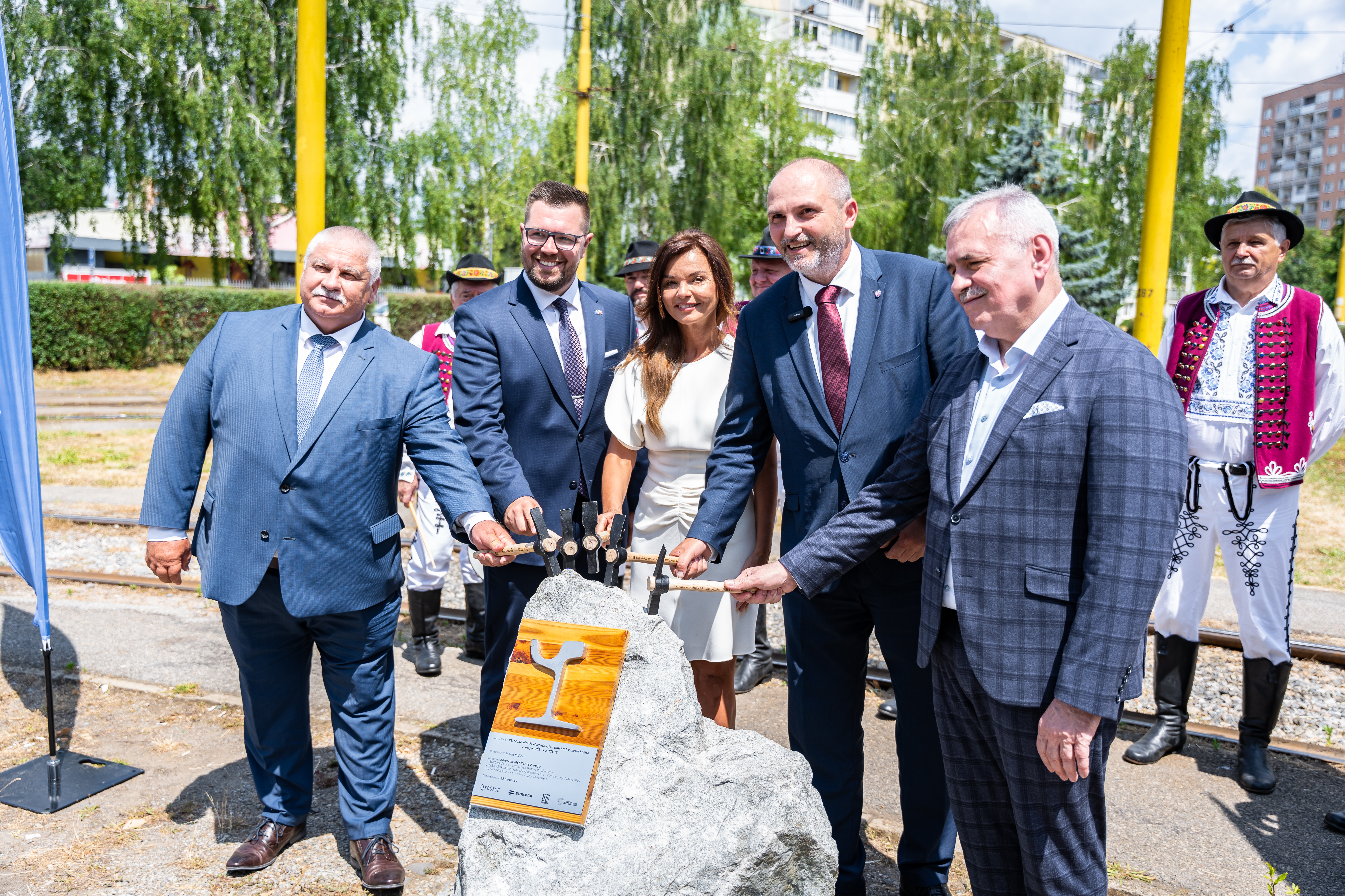 Tlacovy brifing - Modernizacia elektrickovych trati MET 2-39